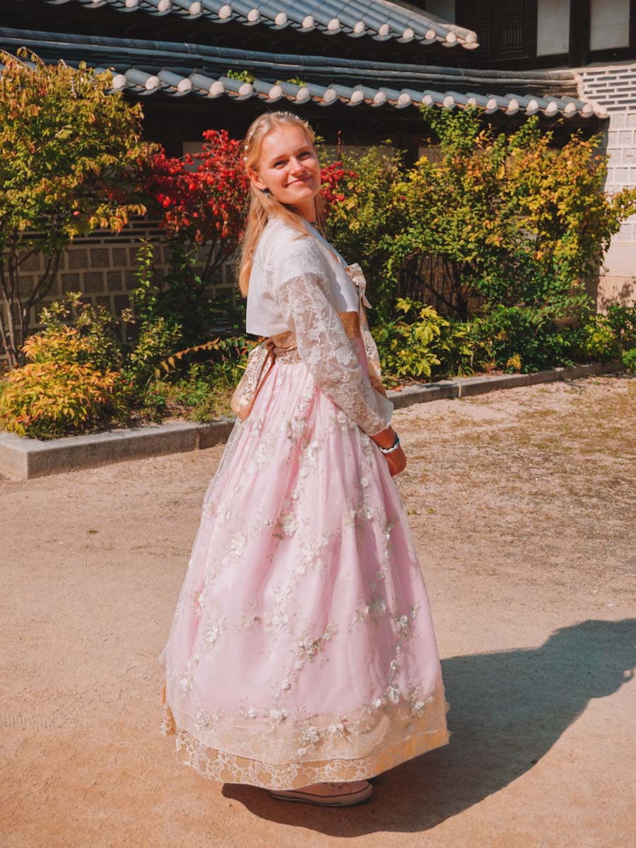 Wearing a Hanbok in Seoul at the Gyeongbokgung Palace