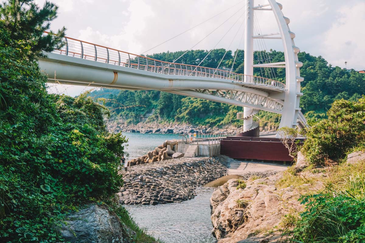 View of Saeyeongyo Bridge from Saeseom Island