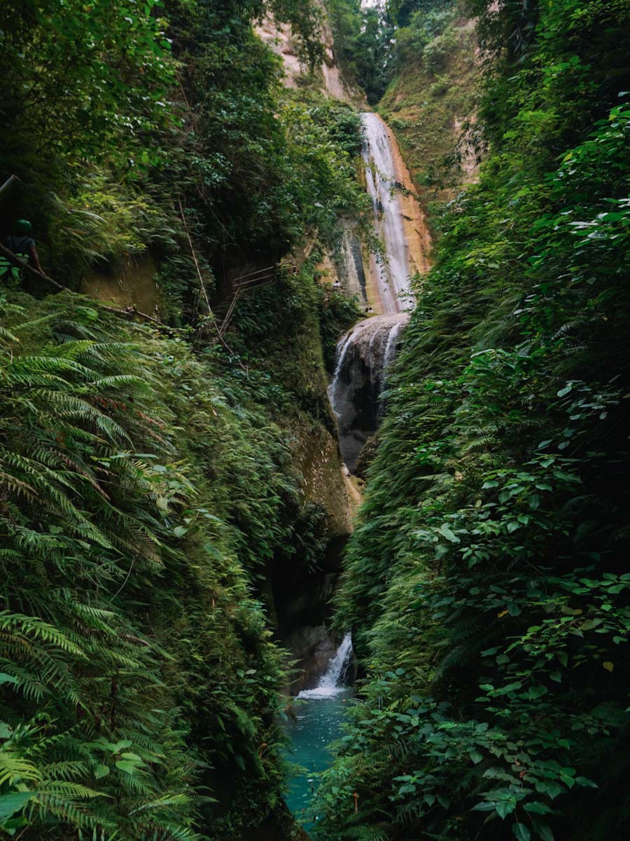 Dao Waterfall canyon hike, Cebu